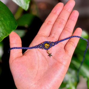 Pulsera de Macramé Hecha a Mano con Ojo de Tigre, Piedra Preciosa Marrón, Cordón Azul, Amuleto de Estrella, Ajustable, Joyería Boho Curativa, HARI OM CREATIONS HOC - Product Image 1
