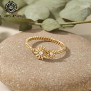 ชาร์ม_จิวเวลส์แหวนมอสซาไนต์รูปดอกไม้ชุบทอง 18K สำหรับผู้หญิง สวมใส่ได้ทุกวัน - Product Image 1