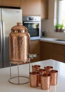 Fontaine à eau élégante en cuivre martelé à double paroi, au design rétro, pour salles à manger de luxe, centres de bien-être et intérieurs design - Product Image 4