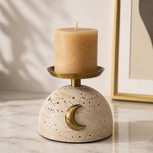 Meilleur porte-bougie en pierre de travertin fait main, moderne et luxueux, avec accent lune en laiton, pièce maîtresse pour hôtels - Product Image 1