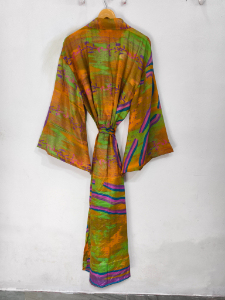 Robe en soie longue jusqu'aux chevilles, robe multicolores, robe de nuit, robe indienne vintage en soie recyclée, kimono en sari - Product Image 3