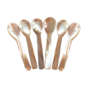 Cuchara de caviar de nácar premium - Concha no metálica para un sabor puro y una presentación elegante - Product Image 1