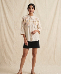 Camisa de Algodón Crema para Mujer, Bordada, con Cuello Mao, Manga Tres Cuartos, Botones al Frente, Bordado Floral, Corte Holgado, Estilo Casual - Product Image 6