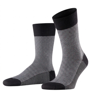 Chaussettes en gros pour hommes, chaussettes courtes tendance noires et grises, chaussettes de sport en coton invisibles à prix abordable - Product Image 1