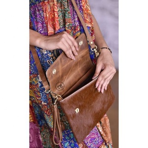 LW Sac à main en cuir de vache véritable avec fourrure véritable Sac à bandoulière de style bohème pour femmes Portable pour le printemps, l'été et l'hiver - Product Image 3