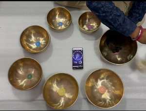 Juego de Cuencos Tibetanos Afinados a las 7 Chakras para Sanación con Sonido, Meditación Reiki y Yoga, Cuencos Hechos a Mano con Mazos - Product Image 3