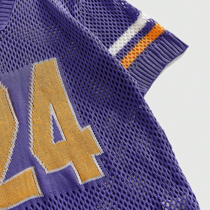 เสื้อบาสเก็ตบอลผู้ชายสไตล์เรโทรแบบถักตาข่าย พิมพ์ลายกราฟิก คอวี ระบายอากาศได้ดี แขนสั้น ถักโครเชต์ สำหรับผู้ชาย - Product Image 4