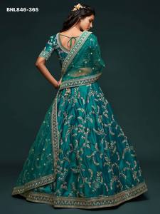 Conjunto de lehenga semisellado de seda artística con patrón de hojas bordadas, corte en A, color verde azulado, para uso ocasional, a precio mayorista, de exportador indio. - Product Image 6