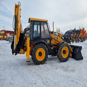 Retroexcavadora JCB 4CX usada en buen estado, motor diésel de 95 CV, tracción 4x4, potente sistema hidráulico para trabajos agrícolas y de construcción. - Product Image 5