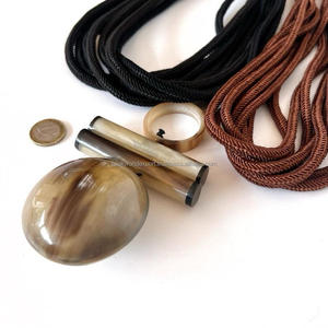 Dernier modèle de vêtements de fête pour femmes, sans col, en corne classique, polis, à la mode, bijoux à usage unique, Falak World Export - Product Image 4