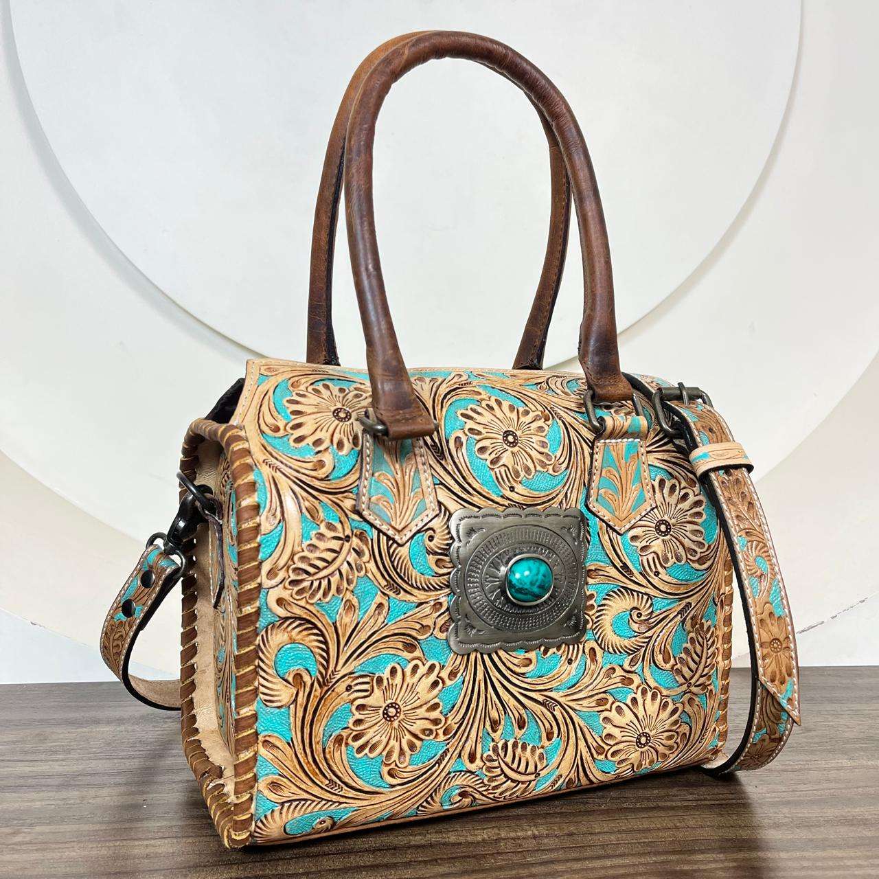 Tan & Turquoise Accents