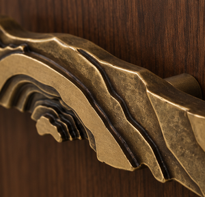 Tirador de Puerta Ondulado en Capas con Acabado Bronce Antiguo, Manija Larga Texturizada para Gabinetes, Herraje Decorativo para Muebles de Interiores de Lujo - Product Image 4