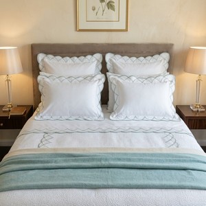 Parure de lit de luxe en coton 100% avec broderie géométrique festonnée, style européen élégant, pour la maison et l'hôtel, drap plat lavable - Product Image 4