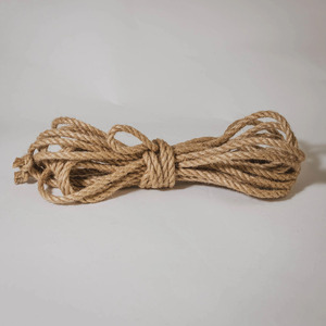 Fil de jute torsadé 100 % doux, résistant, écologique, recyclable et durable, de haute qualité pour le tricot et la couture à la main. - Product Image 1