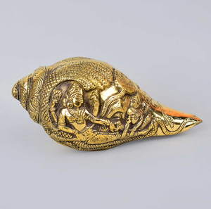 Shankh de latón divino, intrincadamente tallado a mano, con la imagen del Señor Vishnu, perfecto para la preparación de pooja sagrada, disponible a precios de mayoreo. - Product Image 1