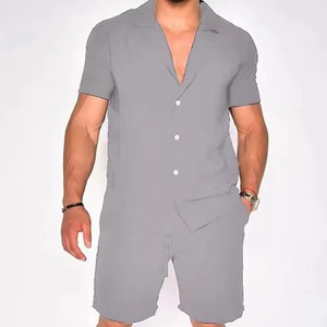 Conjunto de Camisa Negra de Manga Corta para Hombre con Pantalones Cortos Bermuda, Transpirable, Satinado, 100% Algodón, Cintura Elástica, Estilo Casual Elegante - Product Image 4