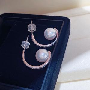 ต่างหูทรงกลมประดับลูกปัดทองธรรมชาติ 925 คุณภาพสูง ขนาด 11-12 มม.  ไม่มีตำหนิ  ใช้งานได้หลากหลาย เหมาะสำหรับใส่ไปทำงาน  ประเภทไข่มุก - Product Image 5