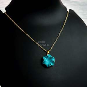 Colgante de Flor de Turquesa Azul AAA, Collar de Flor de Cristal para Mujer, Colgante de Piedra Preciosa de Turquesa Azul Tallado a Mano, Venta al por Mayor - Product Image 1