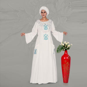 Caftán de Rayón Bordado con Detalles Intrincados en el Pecho, Motivos Decorativos en la Parte Delantera, Mangas Acampanadas, Bolsillos Laterales, Vestido para Eid, Ramadán o Uso Diario - Product Image 1