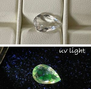 Hyalite opal cambia de color de blanco a verde opal. Hyalite opal con corte de pera. - Product Image 3