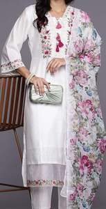 Conjunto de Kurta Clásico Blanco de Algodón con Bordado de Red para Mujer, Precio al por Mayor, Ropa Étnica Transpirable de Alta Calidad para Compradores al por Mayor - Product Image 5