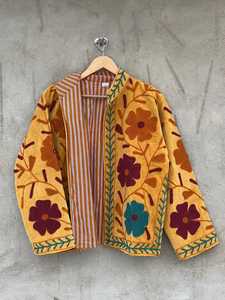 Veste courte bohème en velours brodée à la main, style Suzani, pour femme, art populaire ouzbek, idéale pour les festivals, cadeau pour elle - Product Image 2