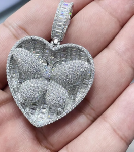 Pendentif Cœur Luxe Moissanite Sertie de Pierres Baguette et Micro-Pavé, Bijoux Hip Hop - Product Image 4