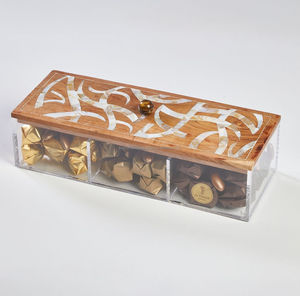 Caja de Regalo de Chocolate Acrílica de Lujo con Tapa Árabe Decorativa, Caja de Almacenamiento Transparente Hecha a Mano Ecológica para Dulces y Dátiles - Product Image 3