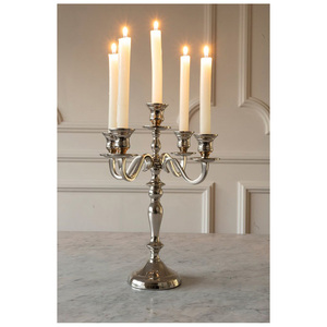 Candélabre sans flamme en fer poli de qualité supérieure à plusieurs bras avec gouttes de cristal suspendues pour centre de table domestique et hôtelier - Product Image 3