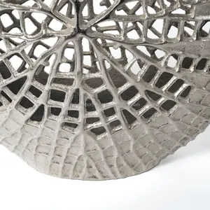 Maceta Floral Royal Mehndi con Acabado Galvanizado, Ecológica, de Aluminio, Color Clásico Personalizado, Florero Decorativo para Hogar y Jardín - Product Image 4