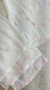 2026 Ensemble 3 pièces en soie à motif monnayeur, col rond, avec broderie de fils et de sequins, comprenant Kurti, Plazzo et Dupatta, manches longues, entièrement cousu, avec ceinture élastique à la taille - Product Image 3