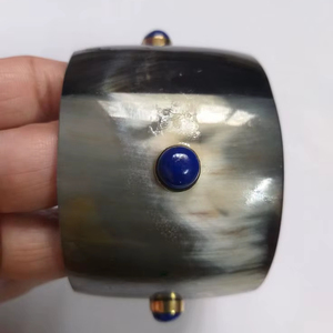 Bracelet manchette en corne de buffle antique pour femme, bracelet de mode à prix de gros, pièce personnalisée et bracelet en corne naturelle à vendre - Product Image 1