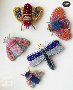 งานฝีมือ MD HANDICRAFTS เข็มกลัดปักลายสไตล์วินเทจแบบสั่งทำพิเศษ ประดับด้วยลูกปัด มุก คริสตัล เลื่อม เหมาะสำหรับเด็ก ผู้หญิง และทุกเพศ - Product Image 5