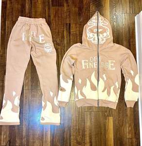 Ensemble de survêtement personnalisé OEM pour femme, brodé, avec sweat à capuche et short, effet délavé soleil, strass, style streetwear court - Product Image 4