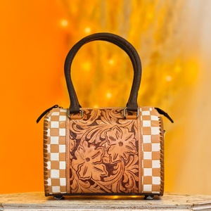 Bolso Cruzado de Lujo Venus de Cuero Genuino Impermeable con Patrón Floral y Letras Hecho a Mano, Estilo Western, con Cremallera, ¡Gran Venta! - Product Image 1
