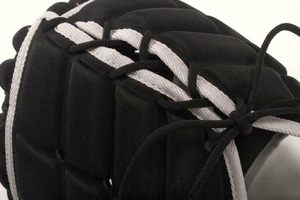 Casque de football américain et de rugby pour homme, coque souple rembourrée en mousse portable pour le patinage et les sports, design personnalisable par sublimation - Product Image 3