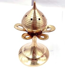 Brûleur d'encens antique avec poignée incurvée et motif en forme de croix, diffuseur d'aromathérapie, utilisation toute saison, décoration pour la maison - Product Image 4