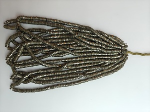 Cuentas facetadas de pirita dorada 100% natural en forma de disco con brillo metálico dorado grisáceo para joyería personalizada al por mayor. - Product Image 3
