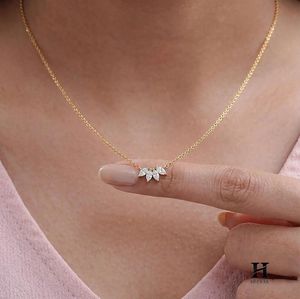Delicado Collar con Colgante de Diamantes en Forma de Marquesa, Chapado en Oro de 14k, Diseño Floral Minimalista para Mujer, Joyería Diaria - Product Image 3