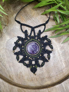 Collar de Macramé Hecho a Mano, Colgante de Amatista Estilo Boho, Mandala Estrella, Cordón Negro Ajustable, Joyería Curativa - Product Image 2