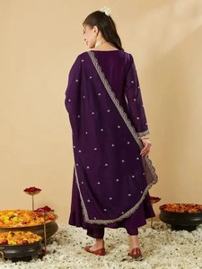 Conjunto de Salwar Kameez Bordado Morado para Mujer, Traje Tradicional Anarkali con Dupatta para Bodas y Fiestas - Product Image 3