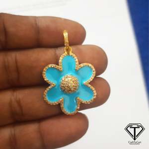 Pendentif Fleur en Émail Perlé, Argent Sterling 925, Charme Pavé de Diamants - Product Image 3