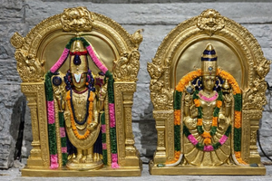 รูปปั้นตกแต่งมณฑปบาลาจิ มาตาจิ แบบดั้งเดิมและทันสมัย น้ำหนักเบา ขนาดปรับแต่งได้ วัสดุ FRP สำหรับงานแต่งงานระดับพรีเมียม DSTExports - Product Image 3