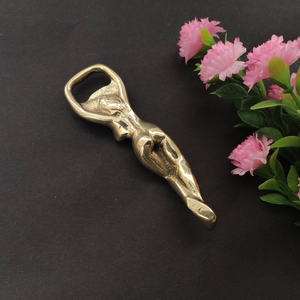 Ouvre-bouteille vintage en laiton pour femme, outil de bar artisanal en laiton, ouvre-bouteille décoratif, accessoire de cuisine, cadeau rustique vintage pour bar - Product Image 4