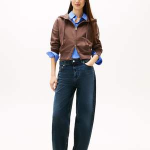 Vente en gros de crop tops respirants de haute qualité pour femmes, personnalisables OEM, streetwear, yoga, sport, entraînement, sweat à capuche, marque privée - Product Image 4