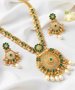 Ensemble collier et boucles d'oreilles en alliage plaqué or 24 carats avec zircon vert et perle, design floral vintage, bijoux de mariage pour femmes - Product Image 1