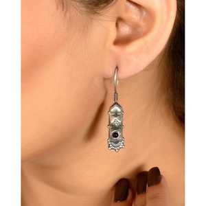 ต่างหูแฟชั่นแบบห้อย Meera Jaipur Sunehri - Product Image 1