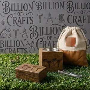 Ensemble de brûleur à bakhoor en bois gravé de luxe avec boîte à oud, sculpture de palmier, Mabkhara, pochette en toile et pince - Product Image 1
