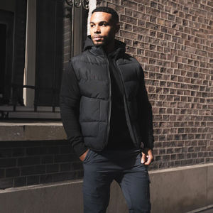 Veste d'hiver rembourrée à capuche noire pour homme, coupe standard, coupe-vent, streetwear, logo personnalisé sur le devant, tissu 400g - Product Image 4
