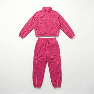 Ensemble de survêtement rose pour femmes |   Ensemble personnalisé 2 pièces : veste zippée et pantalon de jogging |   Fabricant de vêtements de sport OEM - Product Image 1